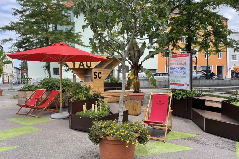 Satellite example: Rosenheim City Library